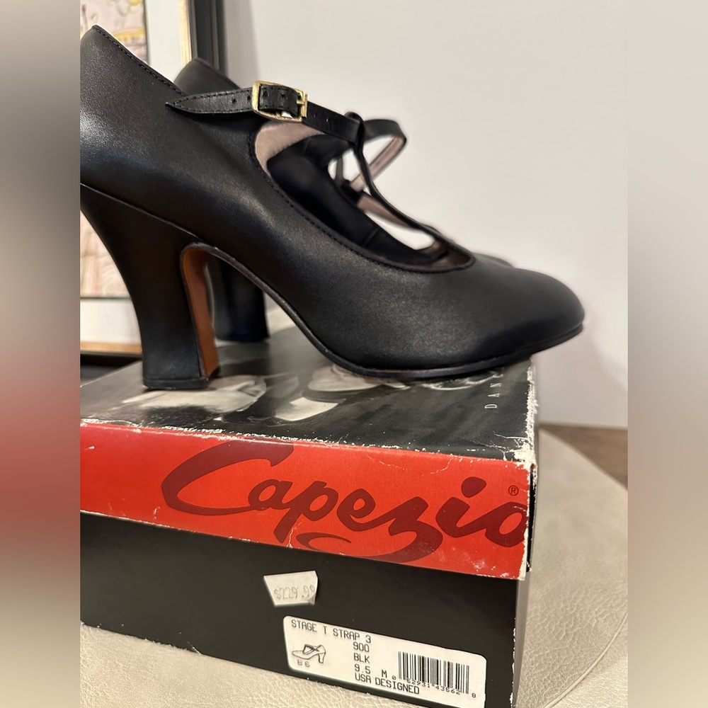 CAPEZIO STAGE T STRAP 9.5 M NEW/W BLACK - Picture 2 of 6